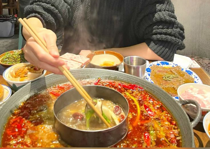 7 Thói Quen Ăn Lẩu “Phá Thận” Cực Nhanh Nhưng Hiếm Người Việt Nào Chưa Từng Làm - Ảnh 2.