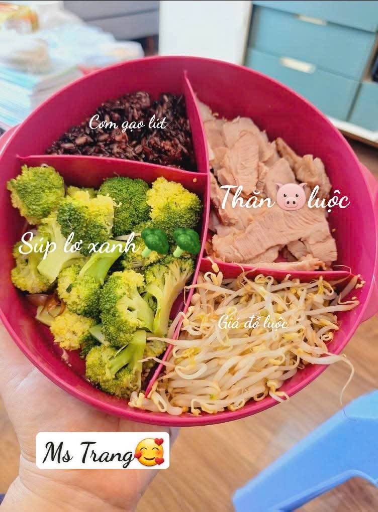 9 th&aacute;ng mang hộp cơm kiểu n&agrave;y đi l&agrave;m, mẹ 2 con giảm 15kg trong sự ngỡ ng&agrave;ng- Ảnh 18.