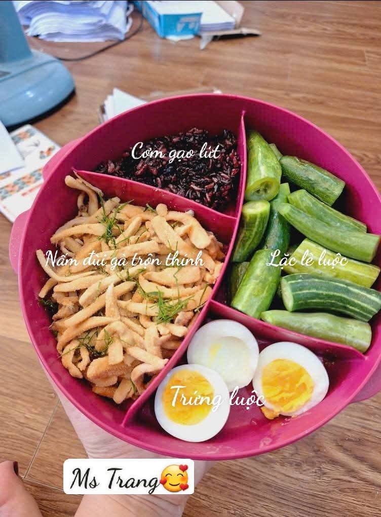 9 th&aacute;ng mang hộp cơm kiểu n&agrave;y đi l&agrave;m, mẹ 2 con giảm 15kg trong sự ngỡ ng&agrave;ng- Ảnh 13.