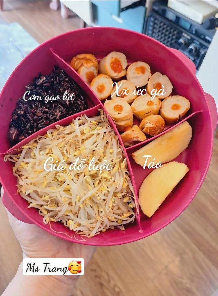 9 th&aacute;ng mang hộp cơm kiểu n&agrave;y đi l&agrave;m, mẹ 2 con giảm 15kg trong sự ngỡ ng&agrave;ng- Ảnh 12.