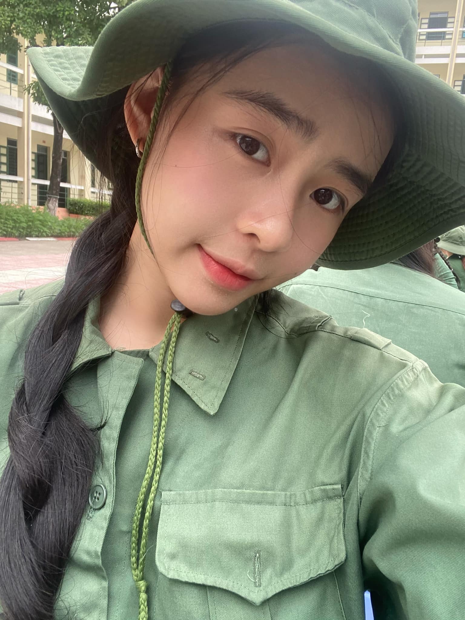 M&ecirc; mẩn nhan sắc hotgirl khiến Thanh Nh&agrave;n (U22 Việt Nam) y&ecirc;u xa ng&agrave;n c&acirc;y số, rồi "cưới liền tay" ở độ tuổi rất trẻ - Ảnh 7.