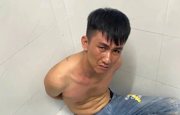 Ch&acirc;n dung kẻ đ&acirc;m tử vong bảo vệ ở cổng bệnh viện, h&eacute; lộ l&yacute; lịch bất hảo - Ảnh 1.