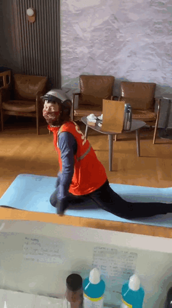 "Đặc quyền" lạ nhất của shipper Việt Nam - Ảnh 2.