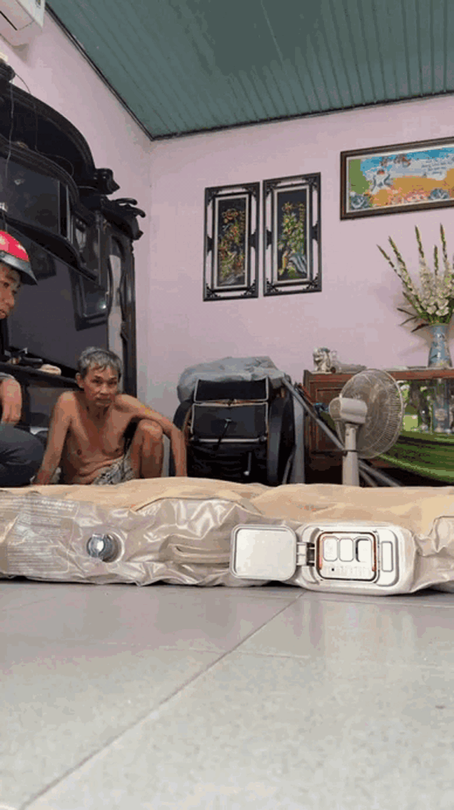 "Đặc quyền" lạ nhất của shipper Việt Nam - Ảnh 3.