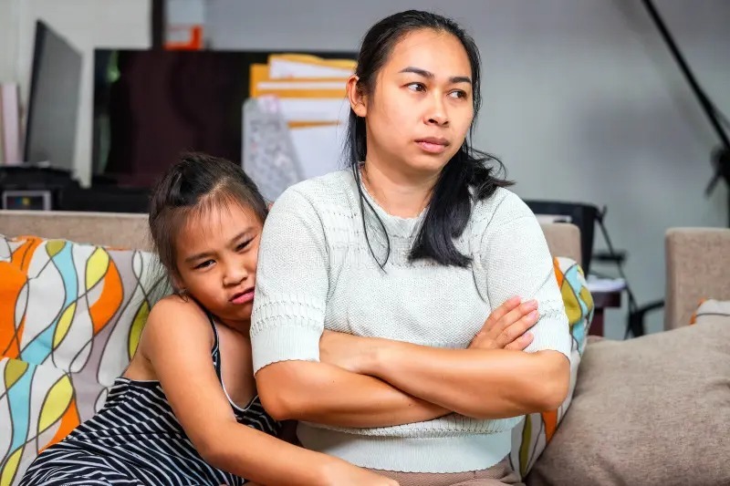 10 con dao trong gi&aacute;o dục gia đ&igrave;nh khiến trẻ tổn thương  - Ảnh 1.