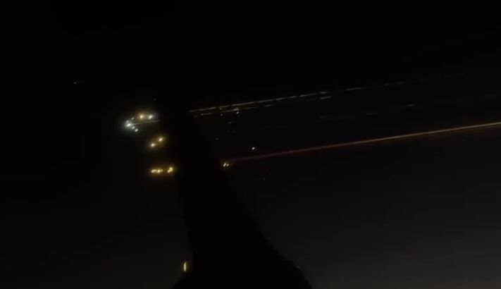 C&uacute; sốc của SpaceX: T&agrave;u Starship ph&aacute;t nổ đe dọa 450 h&agrave;nh kh&aacute;ch giữa kh&ocirc;ng trung - Ảnh 2.