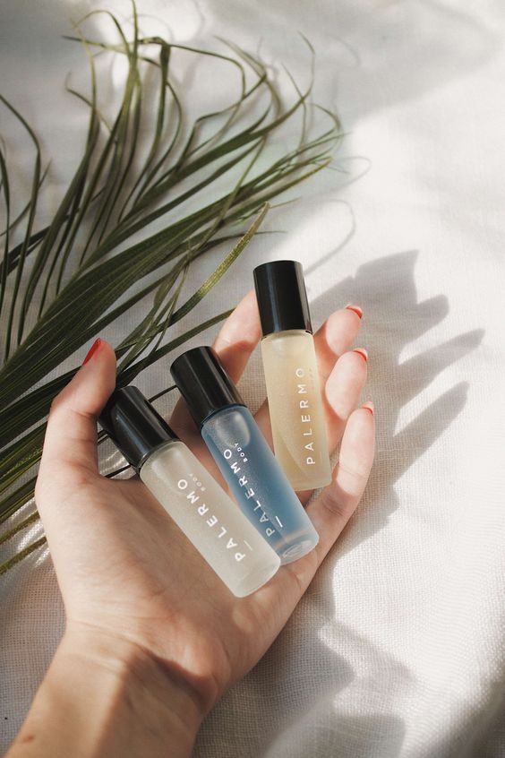 Phụ nữ 40+ nên bỏ 7 món này khỏi túi xách - nhiều người đã thử và bất ngờ vì kết quả- Ảnh 1. Phụ nữ 40+ nên bỏ 7 món này khỏi túi xách - nhiều người đã thử và bất ngờ vì kết quả- Ảnh 1.