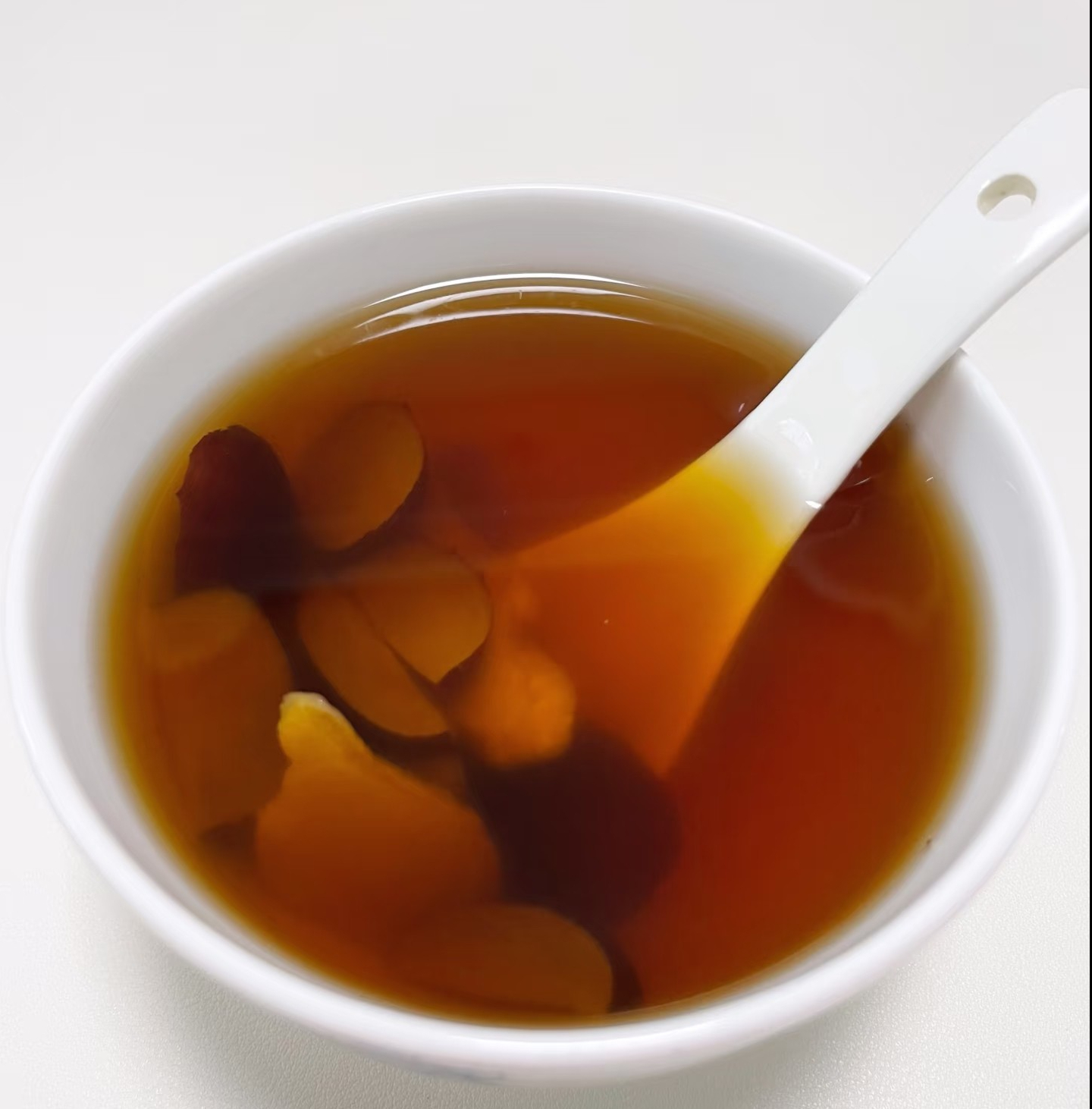 M&ugrave;a đ&ocirc;ng cứ ăn đ&uacute;ng 5 m&oacute;n "nhỏ m&agrave; c&oacute; v&otilde;" n&agrave;y, kh&iacute; huyết lưu th&ocirc;ng, da dẻ hồng h&agrave;o bất chấp gi&oacute; lạnh - Ảnh 4.