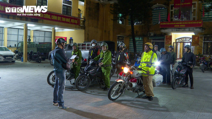 14 Thanh thiếu ni&ecirc;n mang hung kh&iacute; g&acirc;y rối trật tự bị C&ocirc;ng an TP Huế bắt giữ - Ảnh 2.