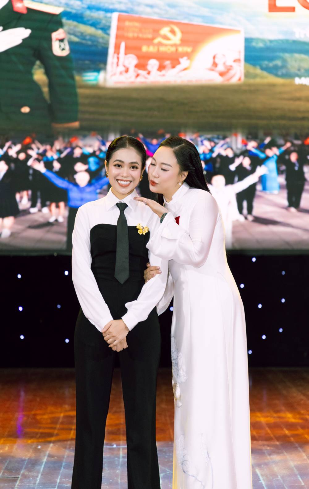 Lý do Thượng úy, ca sĩ Trần Bích Ngọc ra mắt MV đầu tay sau 10 năm - Ảnh 2.