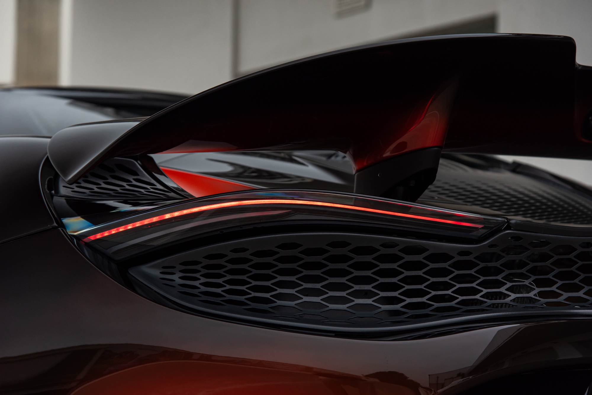 Đại gia Việt có thể trở thành người duy nhất trên thế giới sở hữu chiếc McLaren 750S này: Gần 30 tỷ, màu sơn cực độc cần 260 giờ hoàn thiện- Ảnh 10. Đại gia Việt có thể trở thành người duy nhất trên thế giới sở hữu chiếc McLaren 750S này: Gần 30 tỷ, màu sơn cực độc cần 260 giờ hoàn thiện- Ảnh 10.