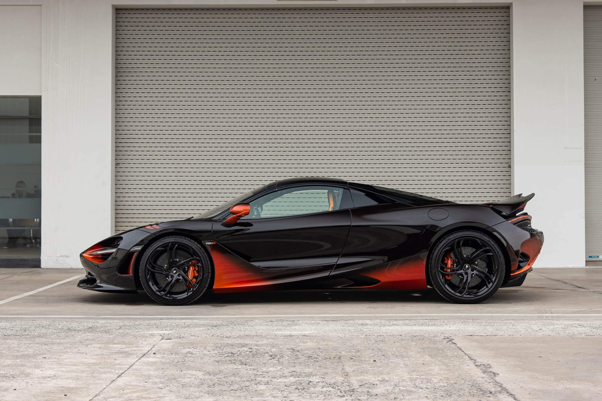 Đại gia Việt có thể trở thành người duy nhất trên thế giới sở hữu chiếc McLaren 750S này: Gần 30 tỷ, màu sơn cực độc cần 260 giờ hoàn thiện- Ảnh 7. Đại gia Việt có thể trở thành người duy nhất trên thế giới sở hữu chiếc McLaren 750S này: Gần 30 tỷ, màu sơn cực độc cần 260 giờ hoàn thiện- Ảnh 7.