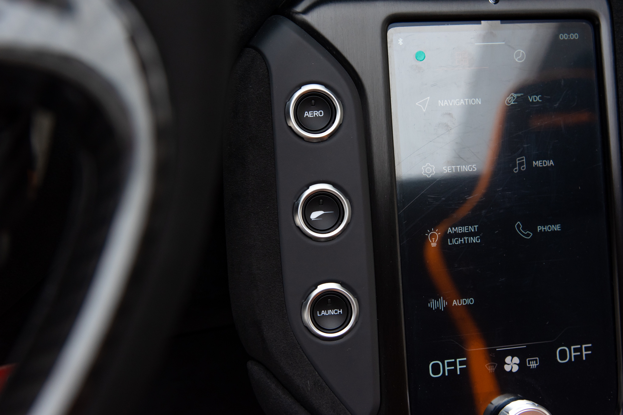 Đại gia Việt có thể trở thành người duy nhất trên thế giới sở hữu chiếc McLaren 750S này: Gần 30 tỷ, màu sơn cực độc cần 260 giờ hoàn thiện- Ảnh 20. Đại gia Việt có thể trở thành người duy nhất trên thế giới sở hữu chiếc McLaren 750S này: Gần 30 tỷ, màu sơn cực độc cần 260 giờ hoàn thiện- Ảnh 20.