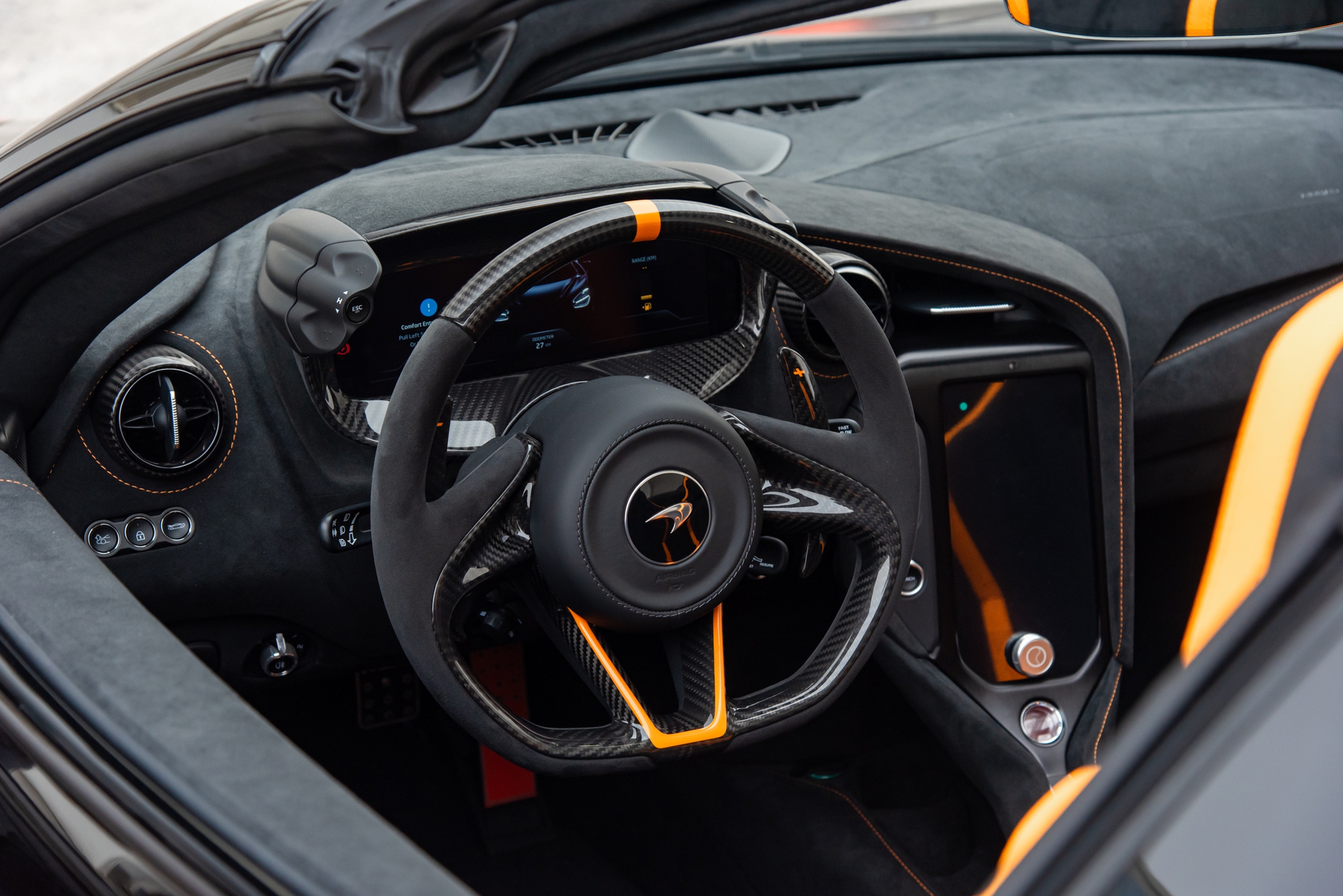 Đại gia Việt có thể trở thành người duy nhất trên thế giới sở hữu chiếc McLaren 750S này: Gần 30 tỷ, màu sơn cực độc cần 260 giờ hoàn thiện- Ảnh 14. Đại gia Việt có thể trở thành người duy nhất trên thế giới sở hữu chiếc McLaren 750S này: Gần 30 tỷ, màu sơn cực độc cần 260 giờ hoàn thiện- Ảnh 14.