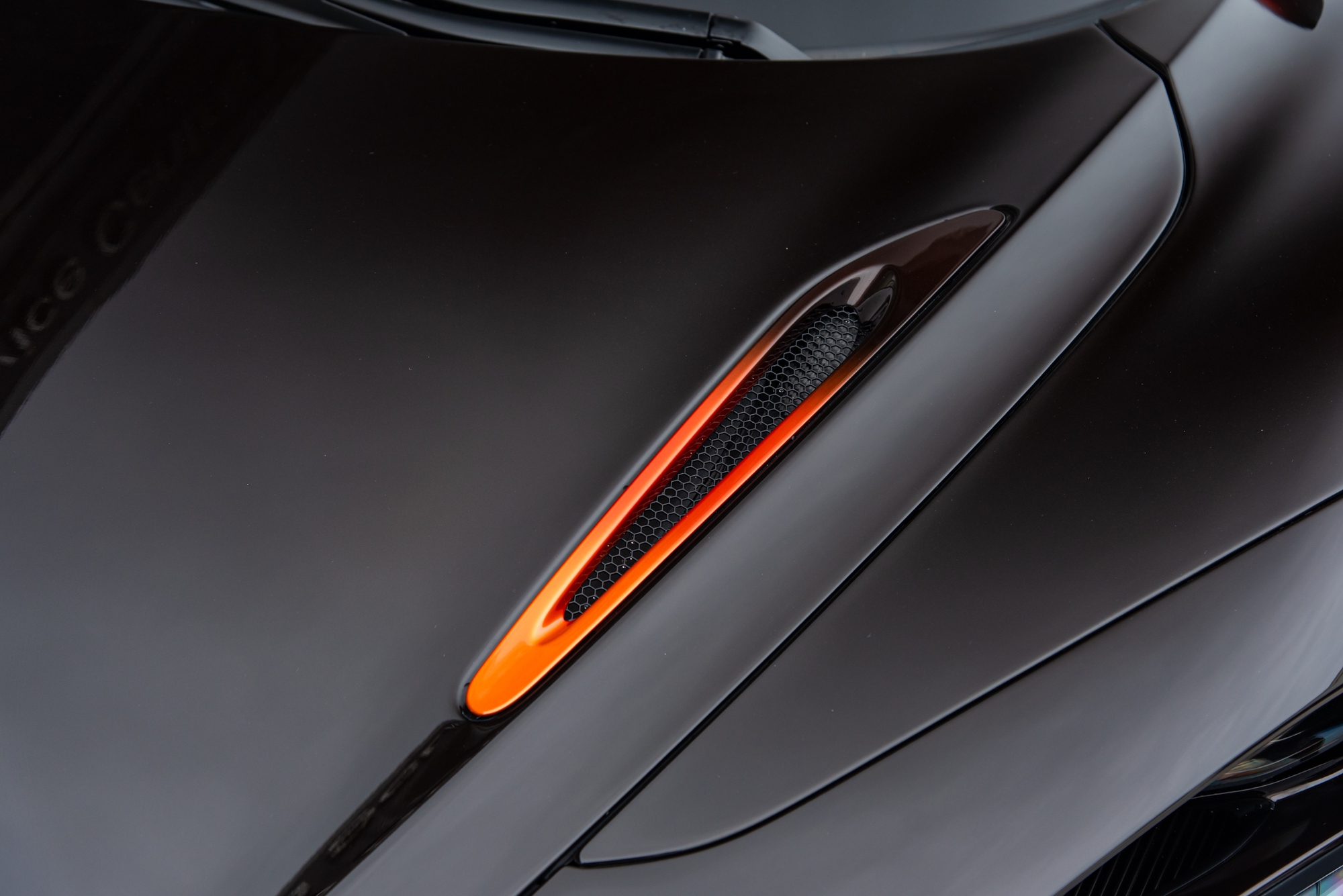 Đại gia Việt có thể trở thành người duy nhất trên thế giới sở hữu chiếc McLaren 750S này: Gần 30 tỷ, màu sơn cực độc cần 260 giờ hoàn thiện- Ảnh 5. Đại gia Việt có thể trở thành người duy nhất trên thế giới sở hữu chiếc McLaren 750S này: Gần 30 tỷ, màu sơn cực độc cần 260 giờ hoàn thiện- Ảnh 5.