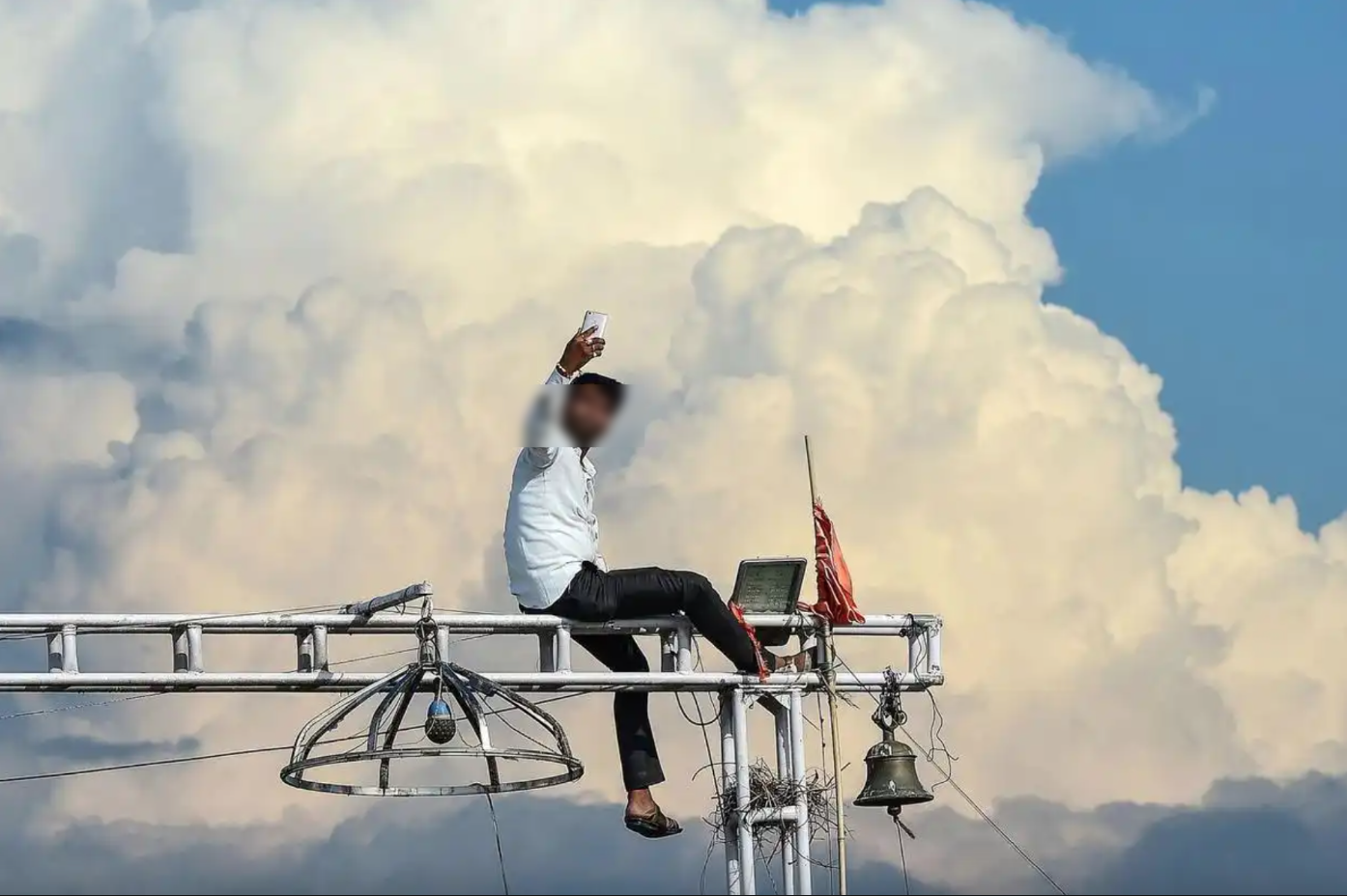 Cảnh báo gấp cho ai hay chụp ảnh tự sướng- Ảnh 3. Cảnh báo gấp cho ai hay chụp ảnh tự sướng- Ảnh 3.