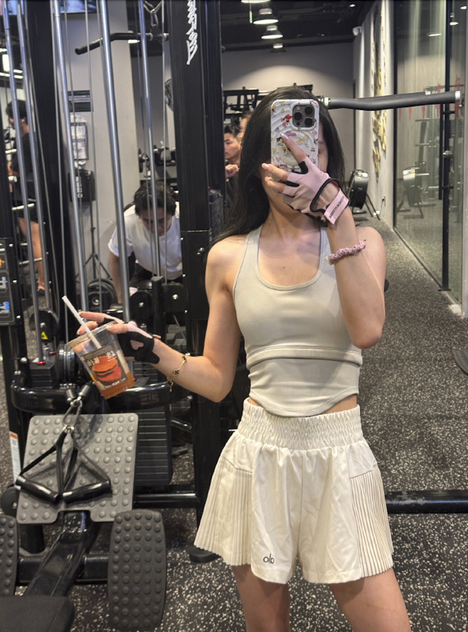 Cảnh báo gấp cho ai hay chụp ảnh tự sướng- Ảnh 2. Cảnh báo gấp cho ai hay chụp ảnh tự sướng- Ảnh 2.