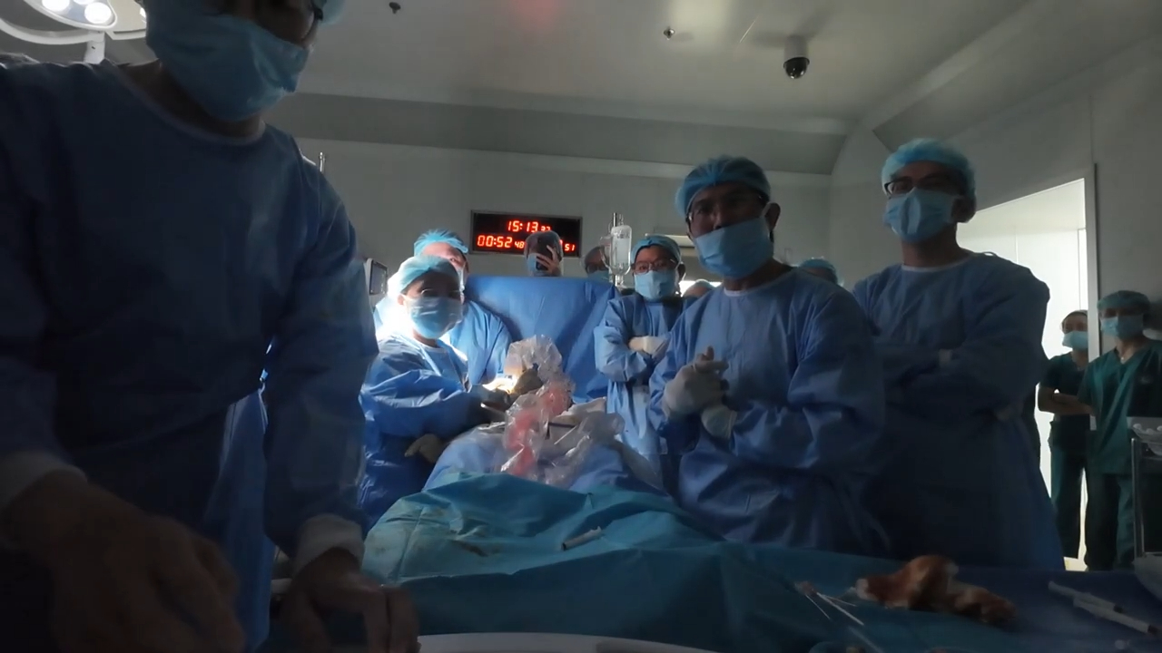 Cuộc sống hiện tại của em bé Singapore được thông tim từ trong bào thai: Những chuyện đẫm nước mắt lần đầu BS Việt lên tiếng- Ảnh 8.