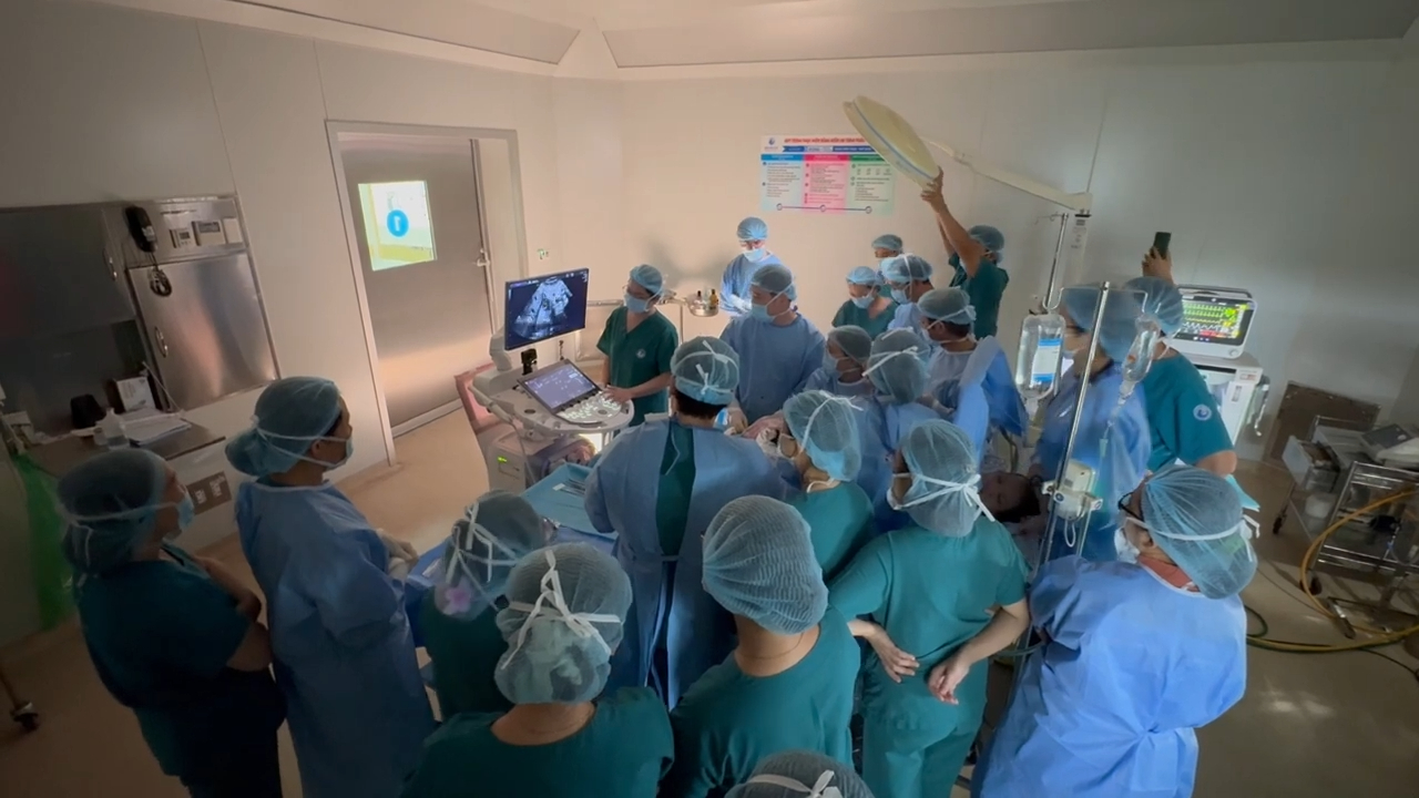 Cuộc sống hiện tại của em bé Singapore được thông tim từ trong bào thai: Những chuyện đẫm nước mắt lần đầu BS Việt lên tiếng- Ảnh 5.