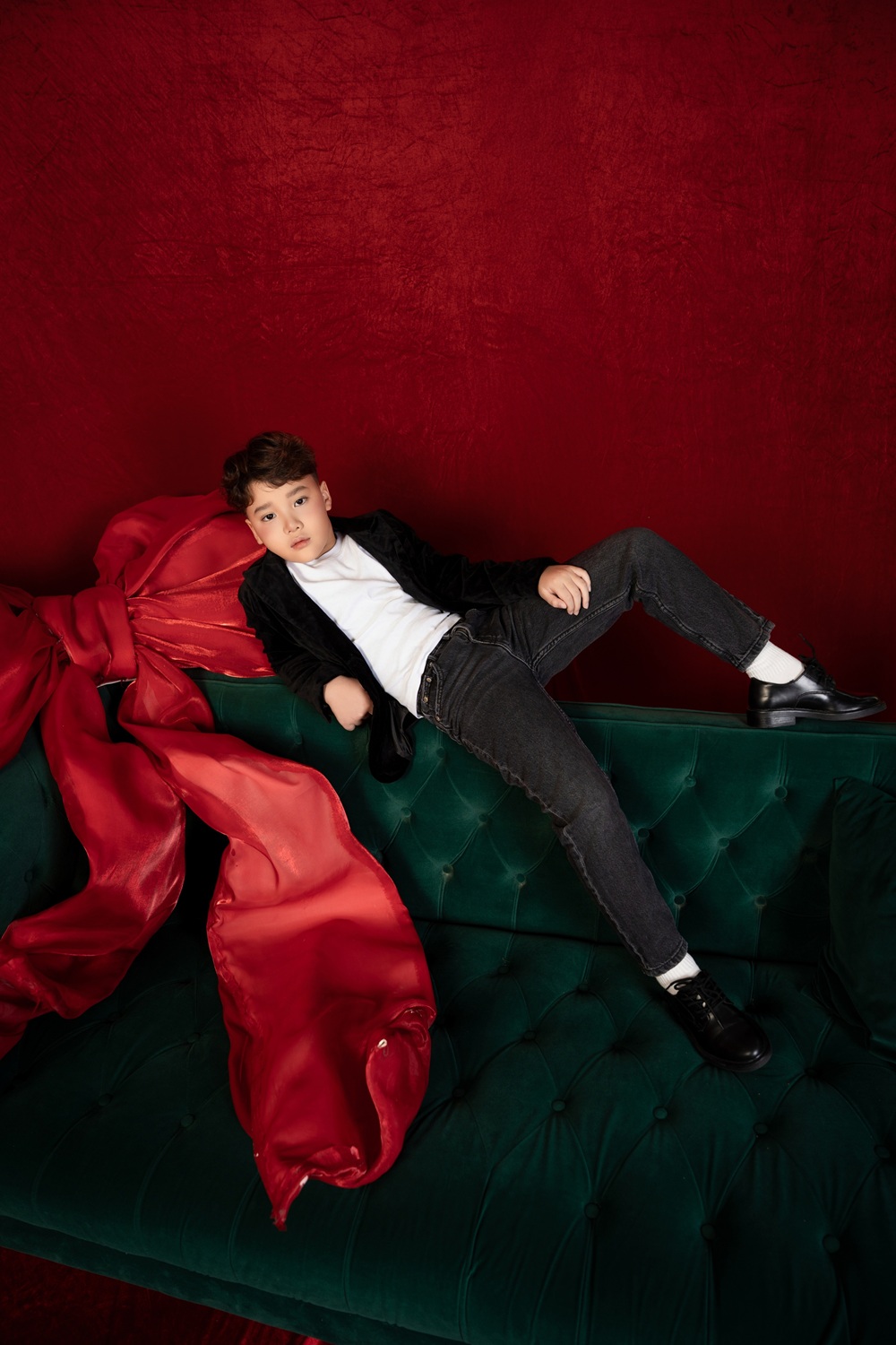 Mẫu nh&iacute; Tuấn Khải nổi bật trong bộ h&igrave;nh đ&oacute;n Gi&aacute;ng Sinh- Ảnh 4.