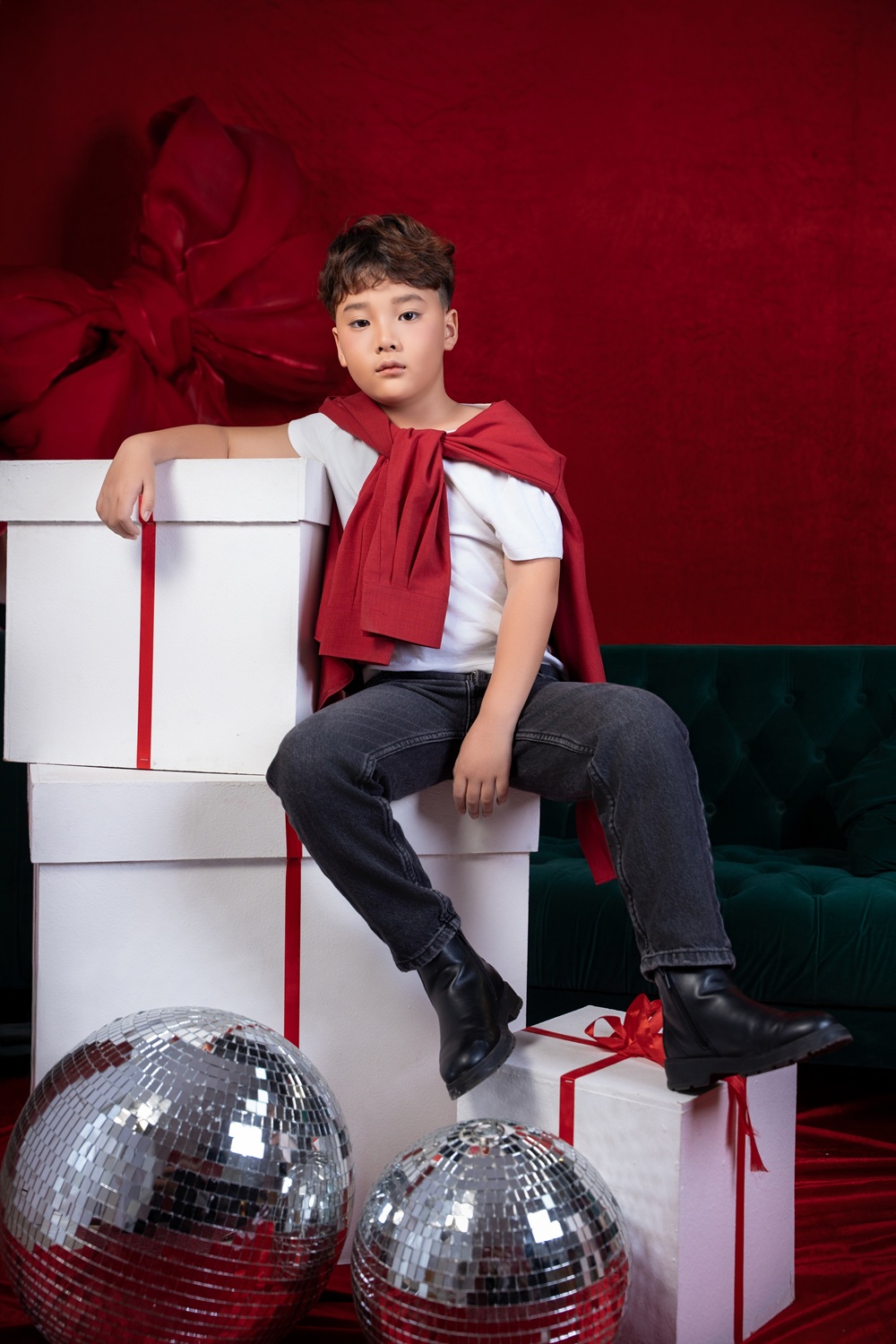 Mẫu nh&iacute; Tuấn Khải nổi bật trong bộ h&igrave;nh đ&oacute;n Gi&aacute;ng Sinh- Ảnh 2.