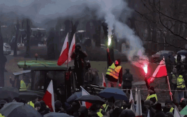 Nga bắn nổ tung Leopard, ồ ạt trả đũa Kiev - &Ocirc;ng Putin ra mật lệnh, qu&acirc;n từ 32 nước lộ khả năng can thiệp - Ảnh 5.