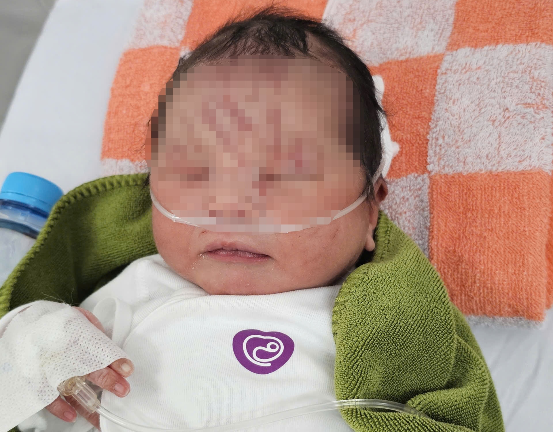 Nhiều người muốn nhận nu&ocirc;i b&eacute; bị bỏ rơi ở Gia Lai sau vụ việc g&acirc;y x&ocirc;n xao - Ảnh 1.