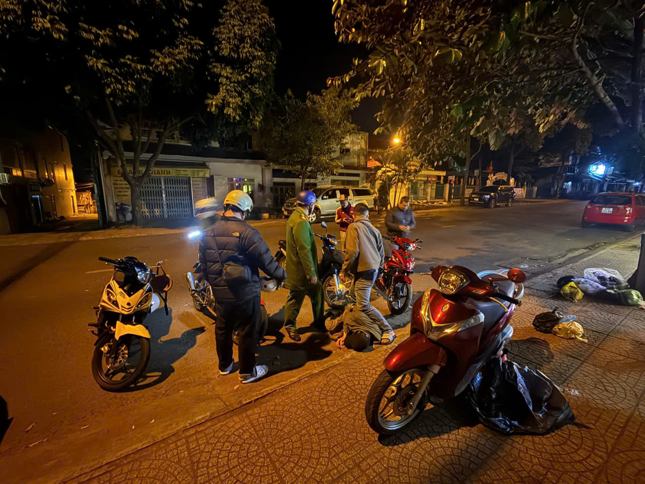 C&ocirc;ng an Đắk Lắk nổ s&uacute;ng v&acirc;y bắt đối tượng truy n&atilde; V&otilde; Phi Hải li&ecirc;n quan ma t&uacute;y - Ảnh 1.