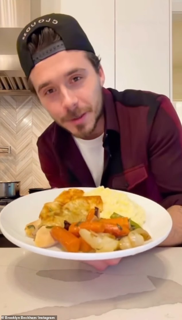 Động th&aacute;i g&acirc;y ch&uacute; &yacute; của Victoria Beckham khi bị con cả bất hiếu "block" thẳng tay, cắt đứt sợi d&acirc;y li&ecirc;n lạc cuối c&ugrave;ng - Ảnh 2.