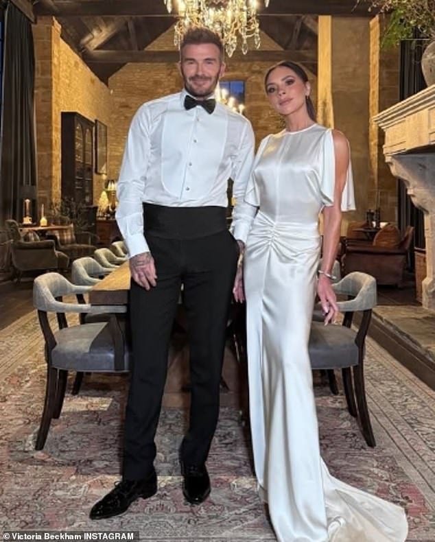 Động th&aacute;i g&acirc;y ch&uacute; &yacute; của Victoria Beckham khi bị con cả bất hiếu "block" thẳng tay, cắt đứt sợi d&acirc;y li&ecirc;n lạc cuối c&ugrave;ng - Ảnh 3.