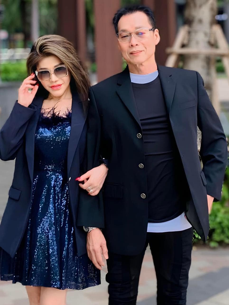 Nữ ca sĩ U70 tập gym 4 tiếng 1 ng&agrave;y, body gợi cảm: H&ocirc;n nh&acirc;n vi&ecirc;n m&atilde;n d&ugrave; kh&ocirc;ng đ&aacute;m cưới, kh&ocirc;ng con c&aacute;i - Ảnh 3.