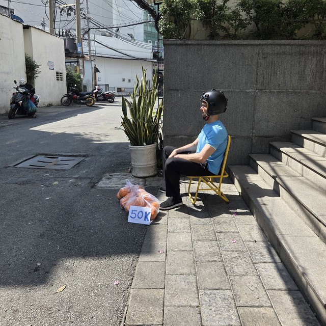 Kh&aacute;ch T&acirc;y nằng nặc mua hết xe chở cam c&oacute; biển 37, đ&ograve;i b&aacute;n lại gi&aacute; gấp đ&ocirc;i v&igrave; l&yacute; do kh&ocirc;ng ai ngờ tới- Ảnh 4.