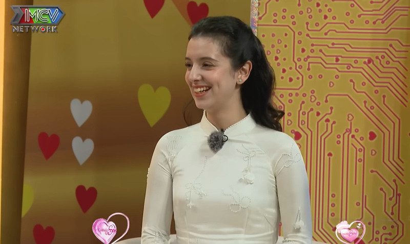 C&ocirc; gi&aacute;o T&acirc;y Ban Nha lấy chồng Hải Ph&ograve;ng, bất ngờ với h&agrave;ng x&oacute;m ở qu&ecirc; chồng - Ảnh 6.