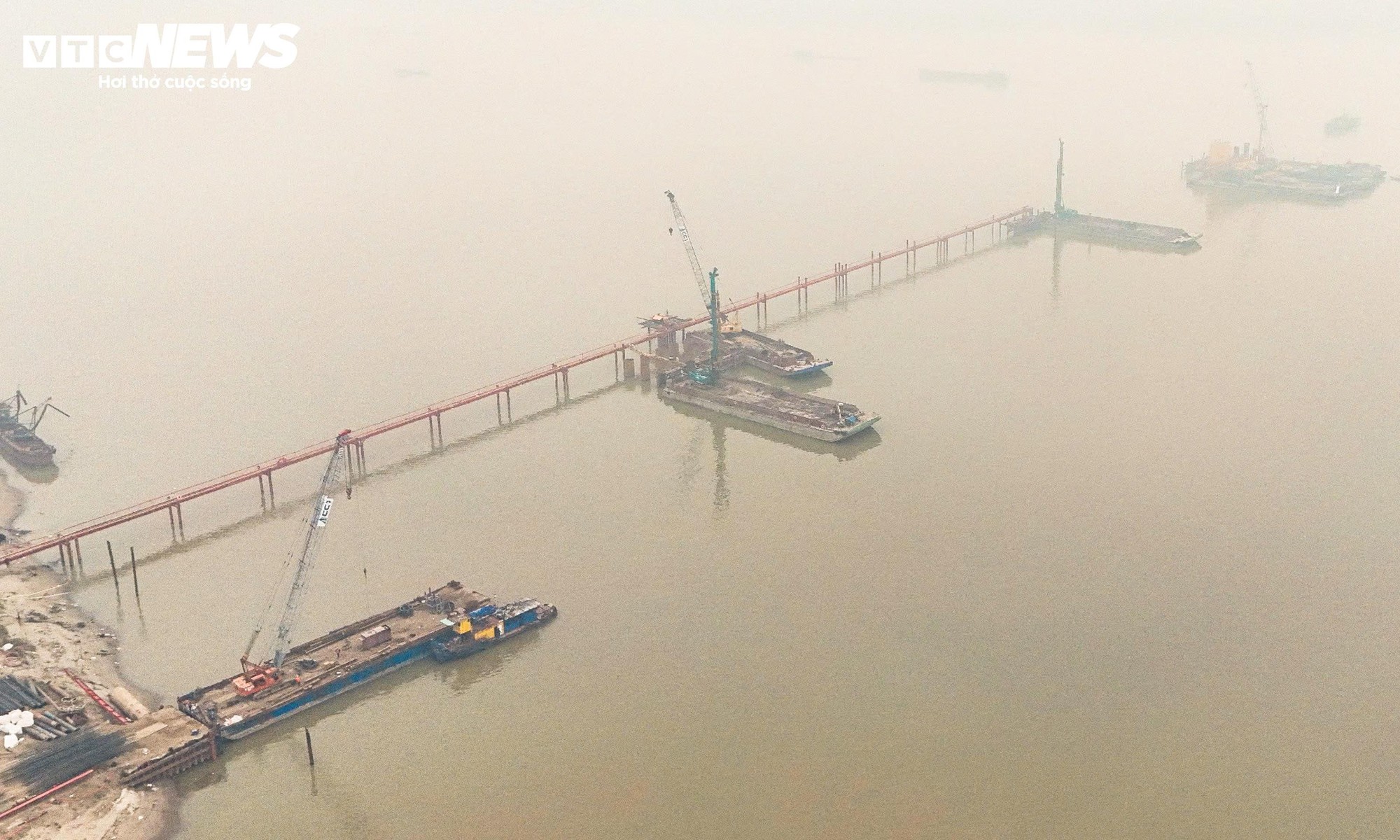 Cận cảnh công trường thi công cầu Hồng Hà gần 10 . 000 Tỷ đồng Tại sông Hồng - Ảnh 10.