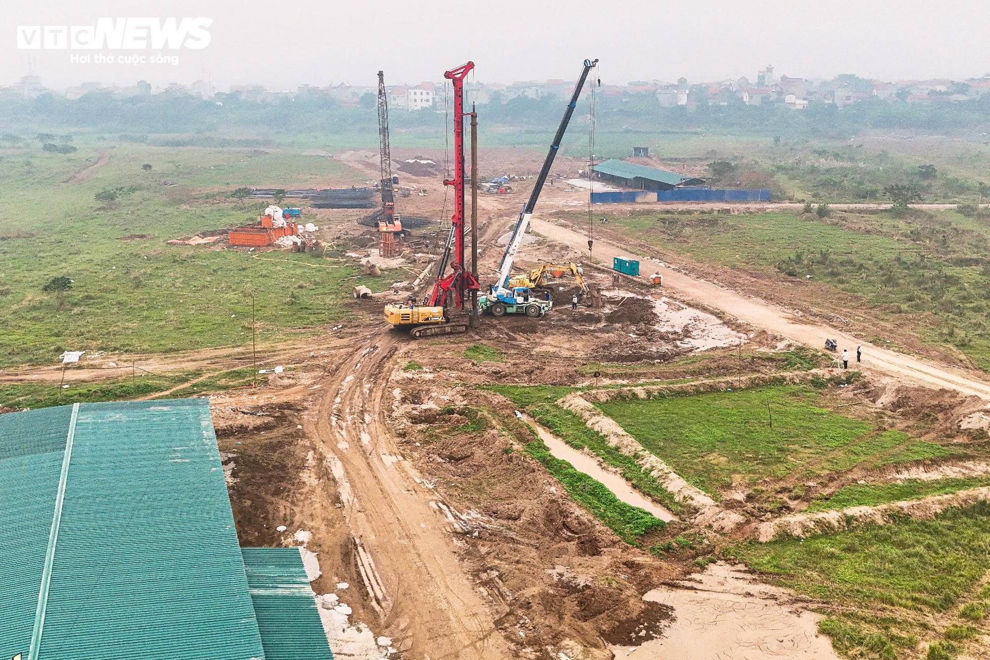 Cận cảnh công trường thi công cầu Hồng Hà gần 10 . 000 Tỷ đồng Tại sông Hồng - Ảnh 11.