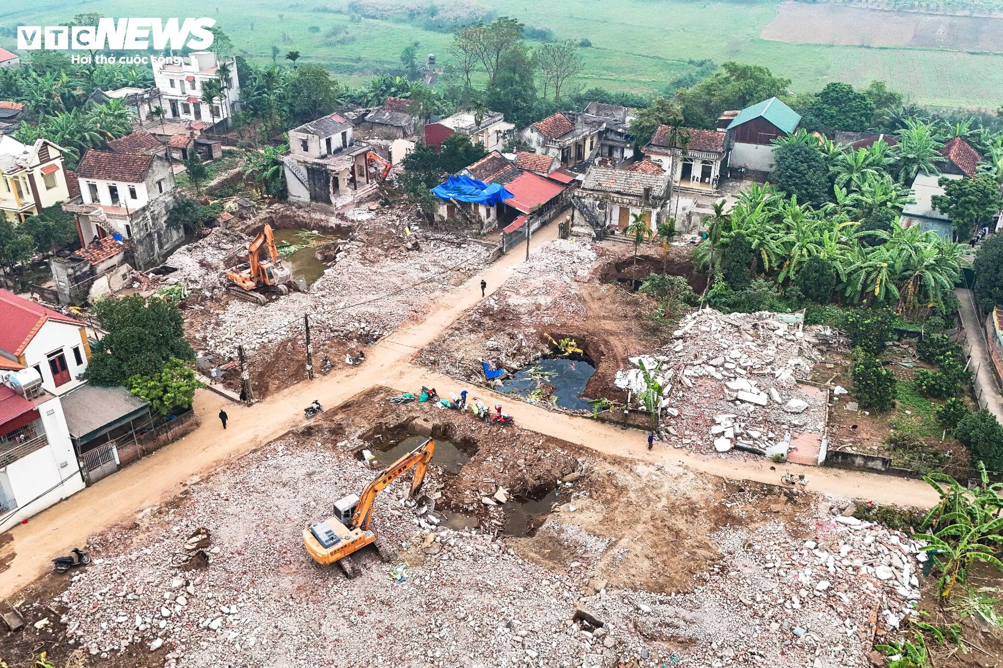 Cận cảnh công trường thi công cầu Hồng Hà gần 10 . 000 Tỷ đồng Tại sông Hồng - Ảnh 8.