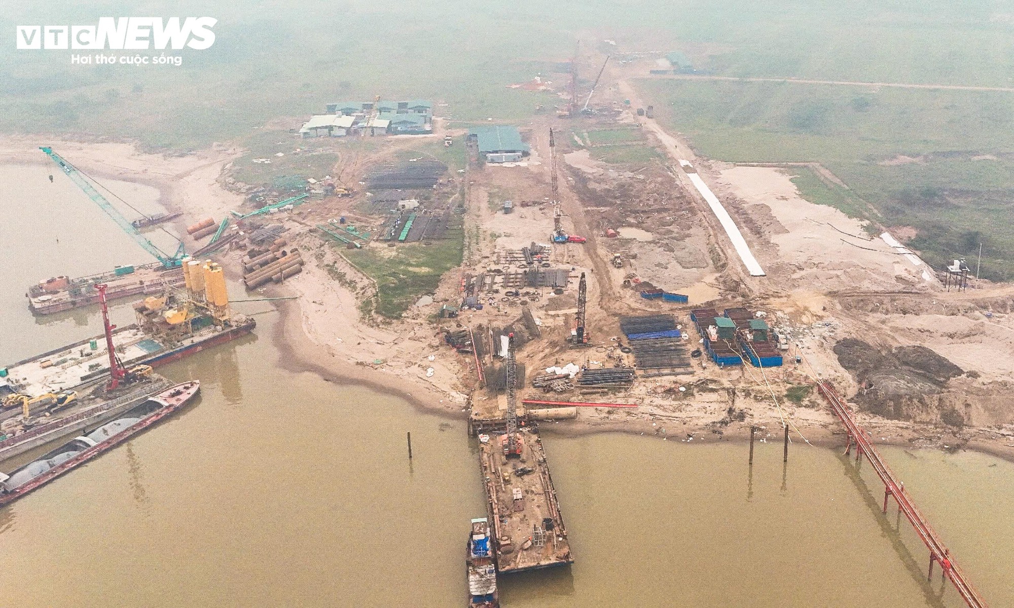 Cận cảnh công trường thi công cầu Hồng Hà gần 10 . 000 Tỷ đồng Tại sông Hồng - Ảnh 9.