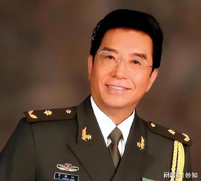 Chua ch&aacute;t cảnh nghệ sĩ U90 vẫn vất vả ngược xu&ocirc;i, ngồi xe lăn đi h&aacute;t để chu cấp cho &ldquo;nghịch tử&rdquo; ở t&ugrave;- Ảnh 1.