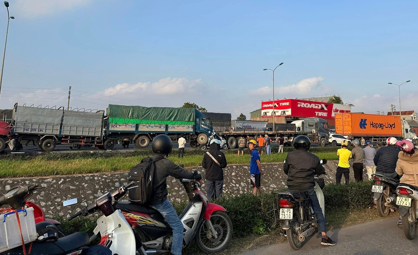 Tạm giữ khẩn cấp t&agrave;i xế g&acirc;y tai nạn li&ecirc;n ho&agrave;n tại Hải Ph&ograve;ng khiến 3 người thương vong - Ảnh 3.