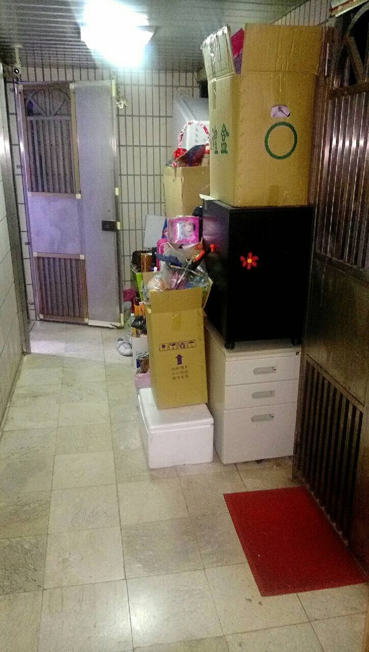 Chọn căn cuối h&agrave;nh lang v&igrave; rẻ, nhưng sống 30 ng&agrave;y t&ocirc;i đ&atilde; suy sụp ho&agrave;n to&agrave;n v&igrave; 3 thứ kh&ocirc;ng thể thay đổi- Ảnh 3.