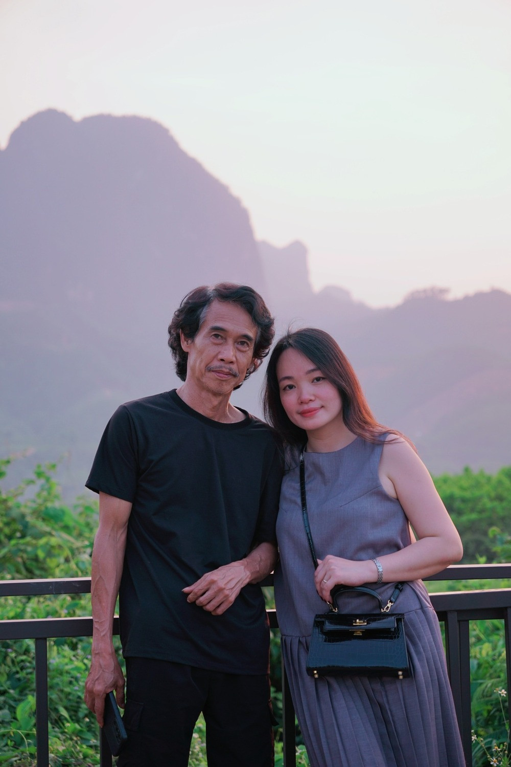 Cuộc sống hôn nhân của nam NSƯT 45 tuổi kết hôn, vợ kém 25 tuổi - Ảnh 2.