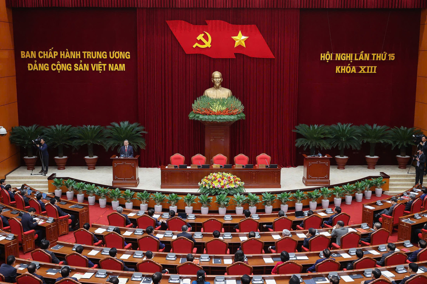 Ban Chấp h&agrave;nh Trung ương thống nhất nh&acirc;n sự bầu l&atilde;nh đạo chủ chốt nhiệm kỳ mới - Ảnh 2.