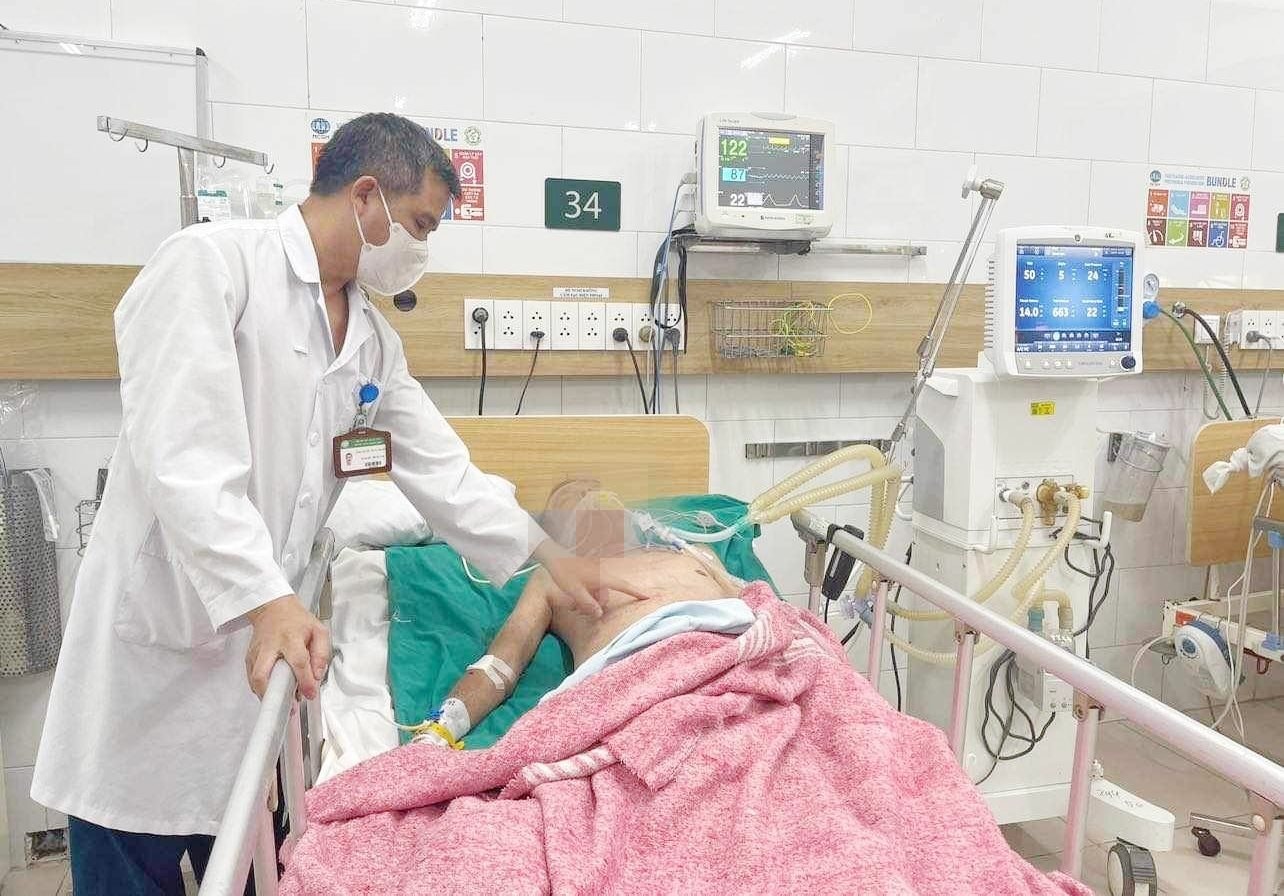 Bộ Y tế vào cuộc vụ nghi ngộ độc rượu khiến 1 người tử vong - Ảnh 1.