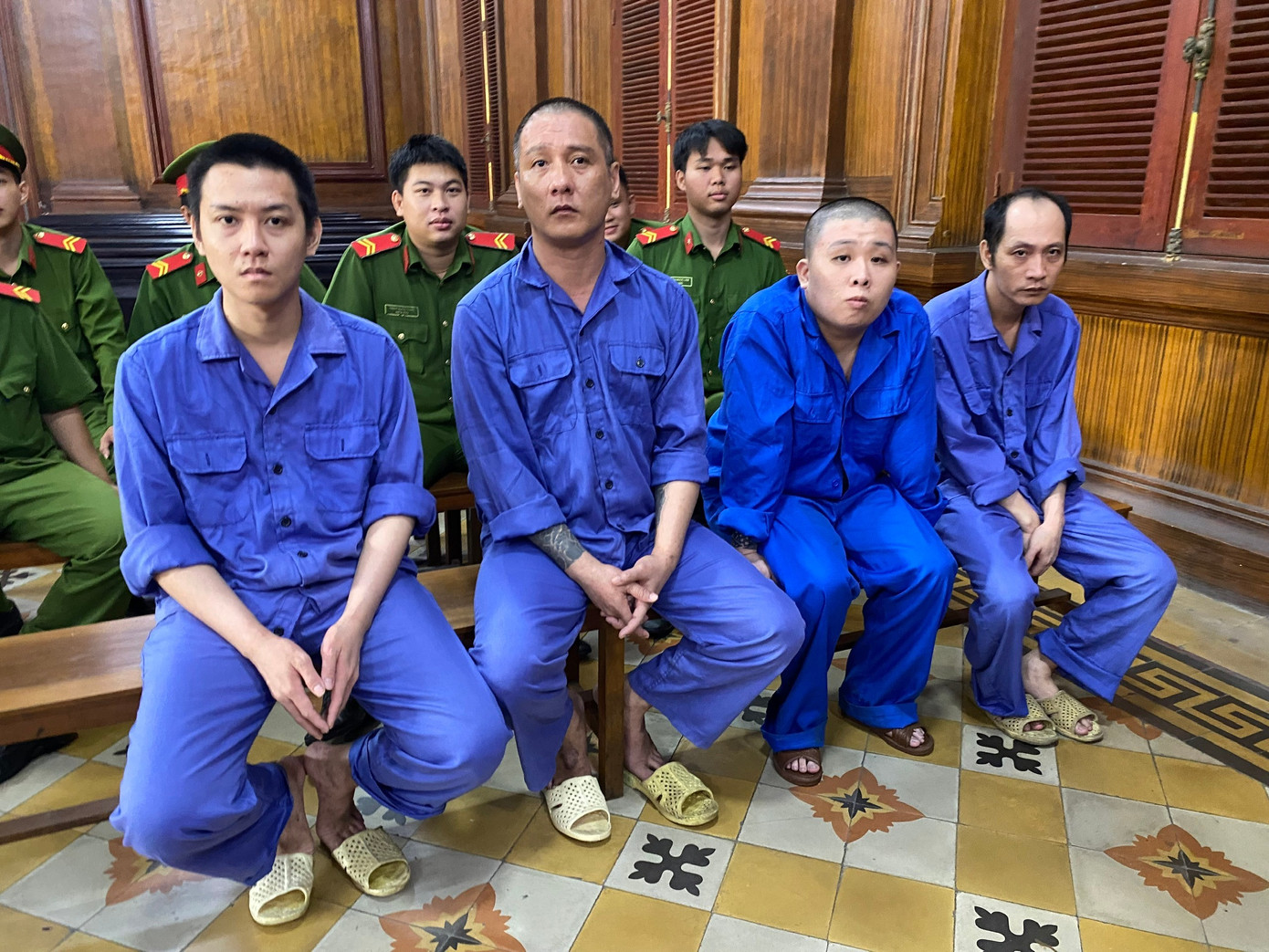 Hai bị c&aacute;o nhận &aacute;n tử h&igrave;nh trong vụ mua b&aacute;n ma t&uacute;y gần 31 kg tại TPHCM - Ảnh 1.