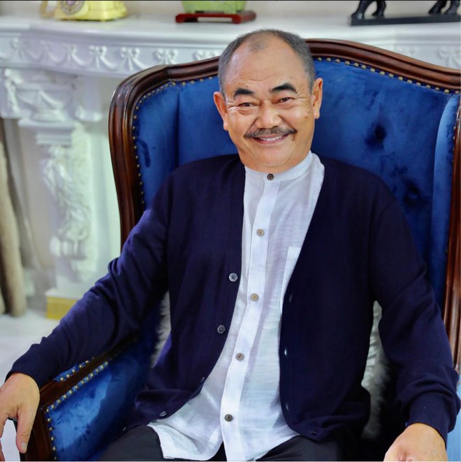 Diễn vi&ecirc;n Việt Anh c&ugrave;ng bạn g&aacute;i mới k&eacute;m 30 tuổi gặp lại vợ cũ, khoảnh khắc check-in l&agrave;m r&otilde; mối quan hệ- Ảnh 4.