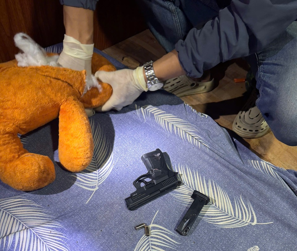 Triệt ph&aacute; đường d&acirc;y ma t&uacute;y Đắk Lắk với 2 m&aacute;y x&uacute;c v&agrave; h&agrave;ng trăm kg chất cấm - Ảnh 3.