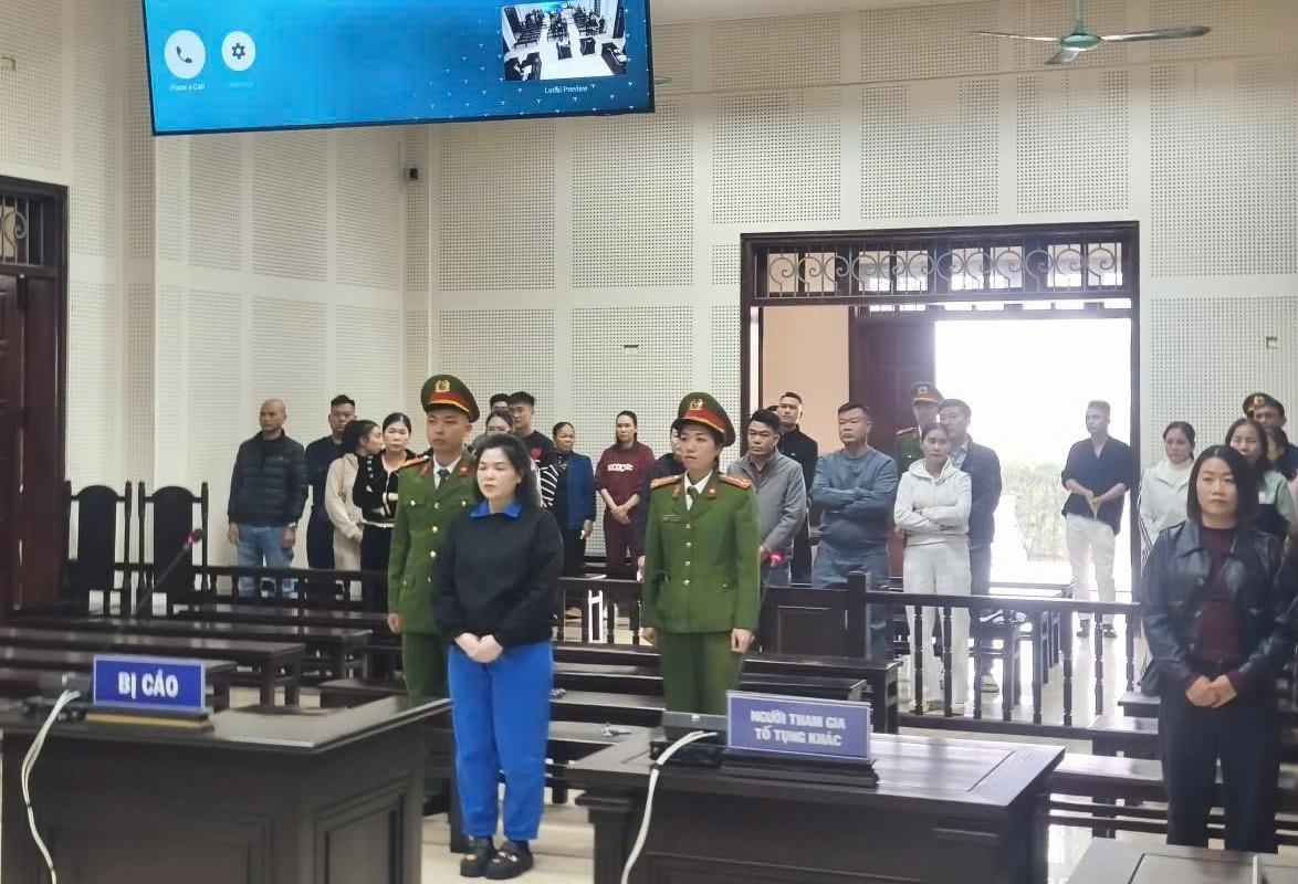 B&ugrave;i Thị Nhan lừa đảo 31 tỉ đồng để đ&aacute;nh bạc , bị phạt 22 năm t&ugrave; giam - Ảnh 1.