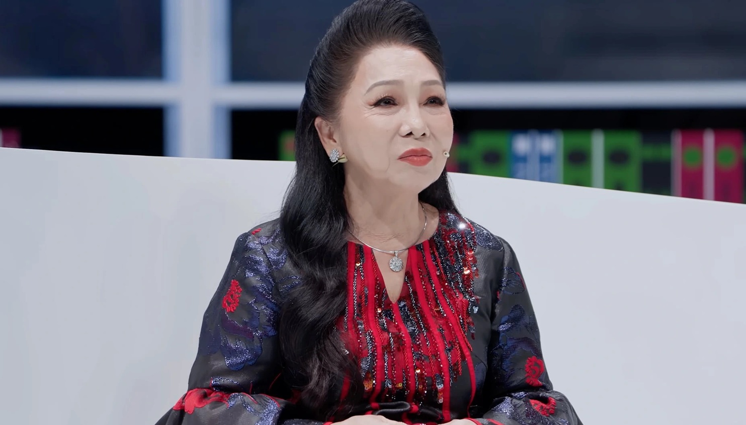 Nữ NSND l&agrave; tiến sĩ đầu ti&ecirc;n n&oacute;i thẳng: "Giờ nổi tiếng chưa chắc đ&atilde; gi&agrave;u v&igrave; to&agrave;n nổi nhờ điều n&agrave;y"- Ảnh 2.