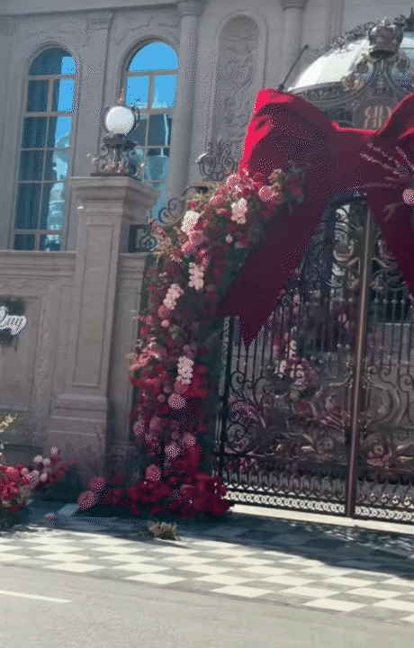 Đ&aacute;m cưới của &aacute;i nữ tập đo&agrave;n lớn ở B&igrave;nh Thuận đang "g&acirc;y b&atilde;o" MXH: Nh&agrave; g&aacute;i cỡ n&agrave;y th&igrave; nh&agrave; trai "khủng" cỡ n&agrave;o!- Ảnh 5.