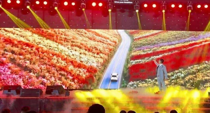 M&agrave;n tr&igrave;nh diễn chưa từng c&oacute; của đạo diễn Phạm Vĩnh Khương v&agrave; một ảo thuật gia lập kỷ lục Guinness- Ảnh 2.